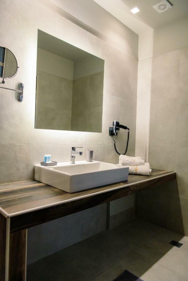 Eva Apartments Piraeus Bagian luar foto