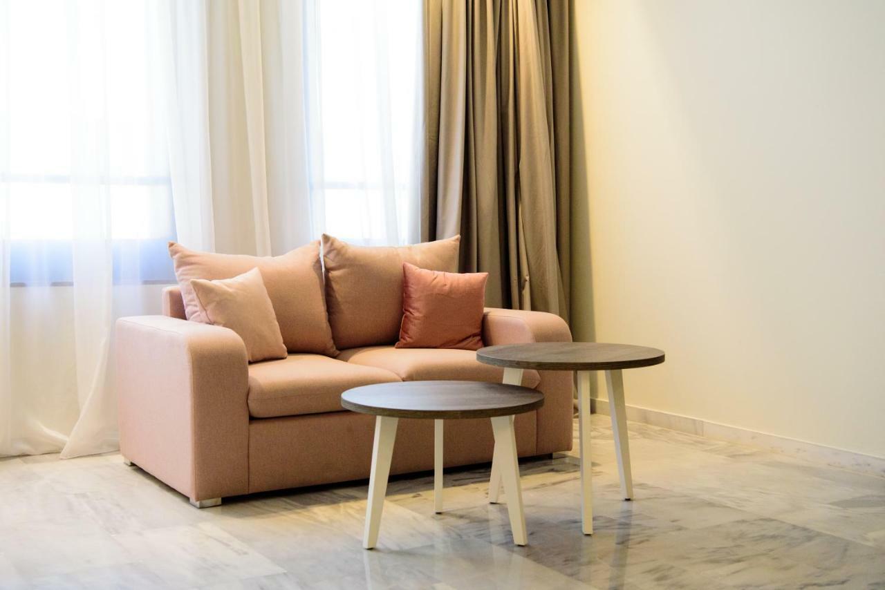 Eva Apartments Piraeus Bagian luar foto
