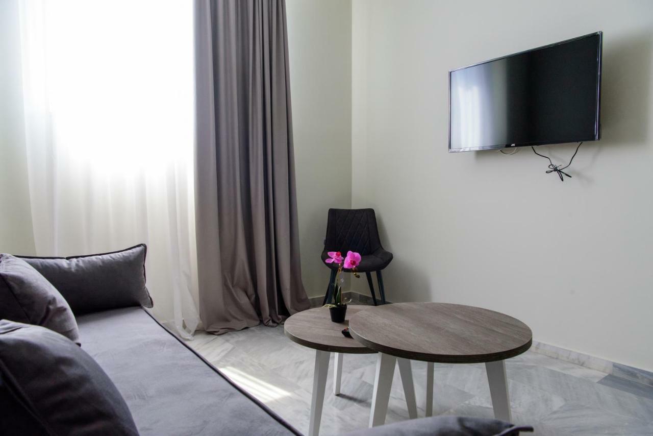 Eva Apartments Piraeus Bagian luar foto